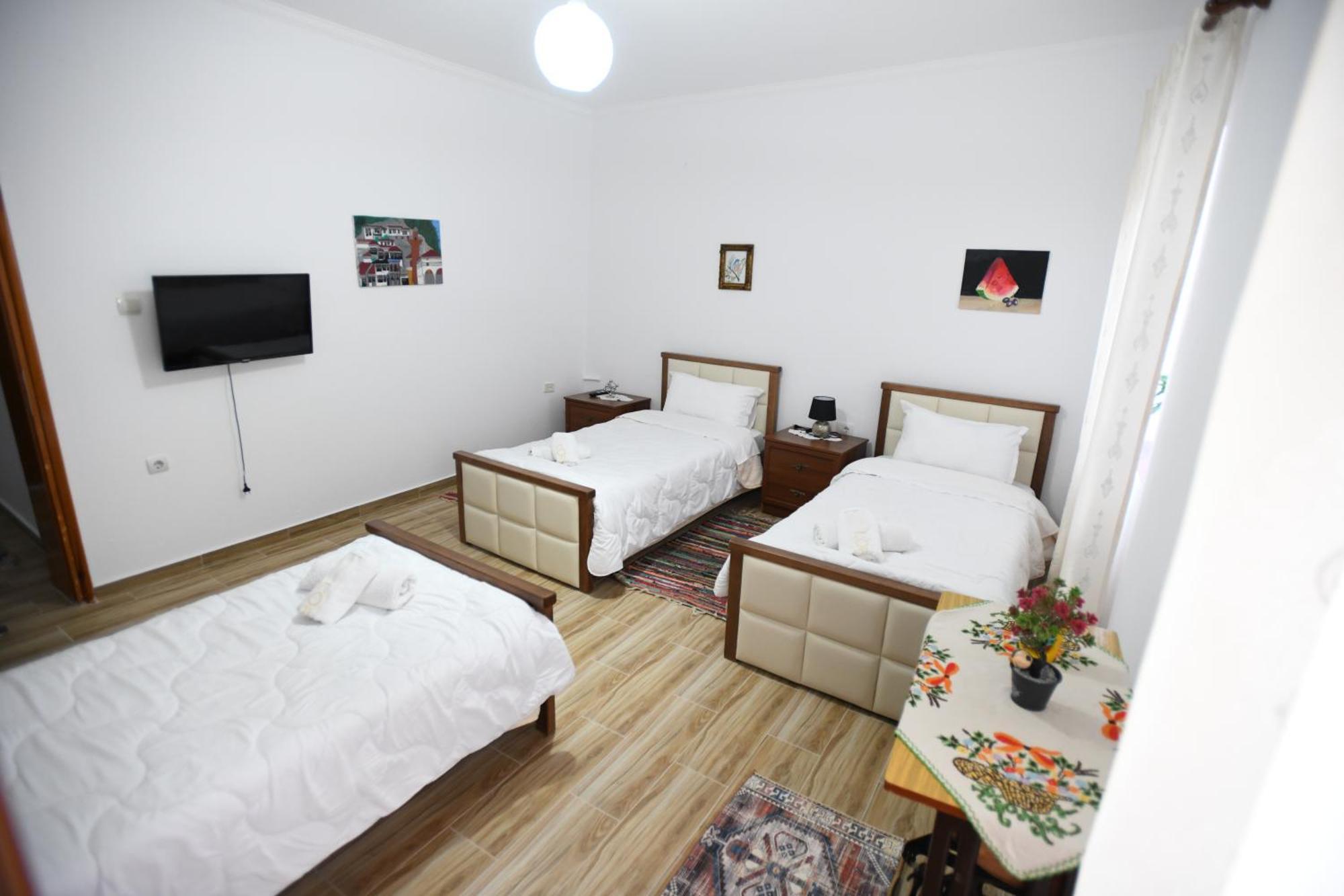 Guest House Luli Berat Eksteriør bilde